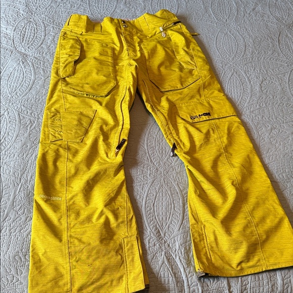 Volcom Bright Yellow Snow Boarding Ski Snow Utility Pants - Picture 1 of 8